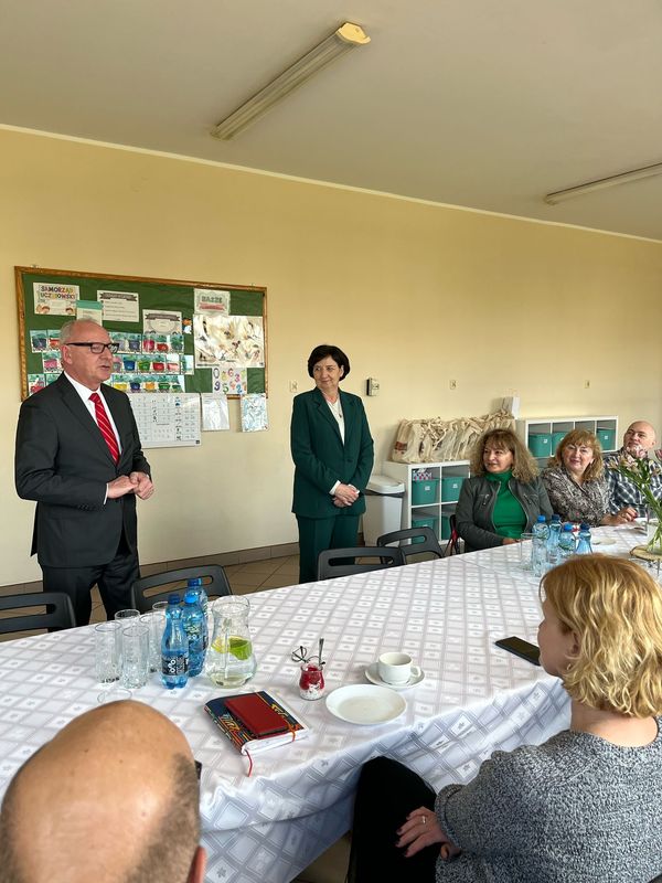 Szkoła bankiem pomysłow - ogólnopolska konferencja w SP NR 3 